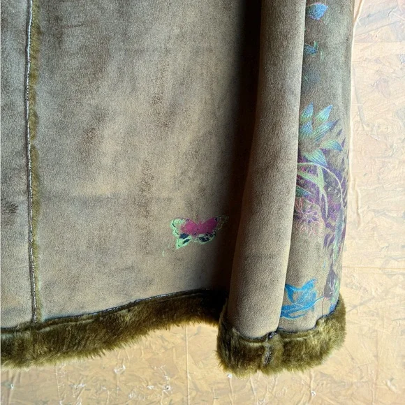 SOLOLA Hand Painted Faux Fur Coat Size Large (40)